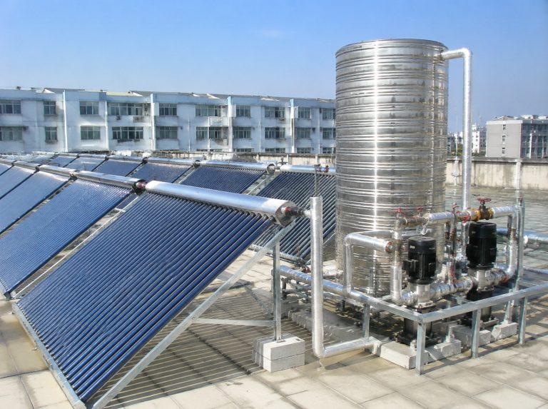 新郑商用大容量真空管太阳能热水系统